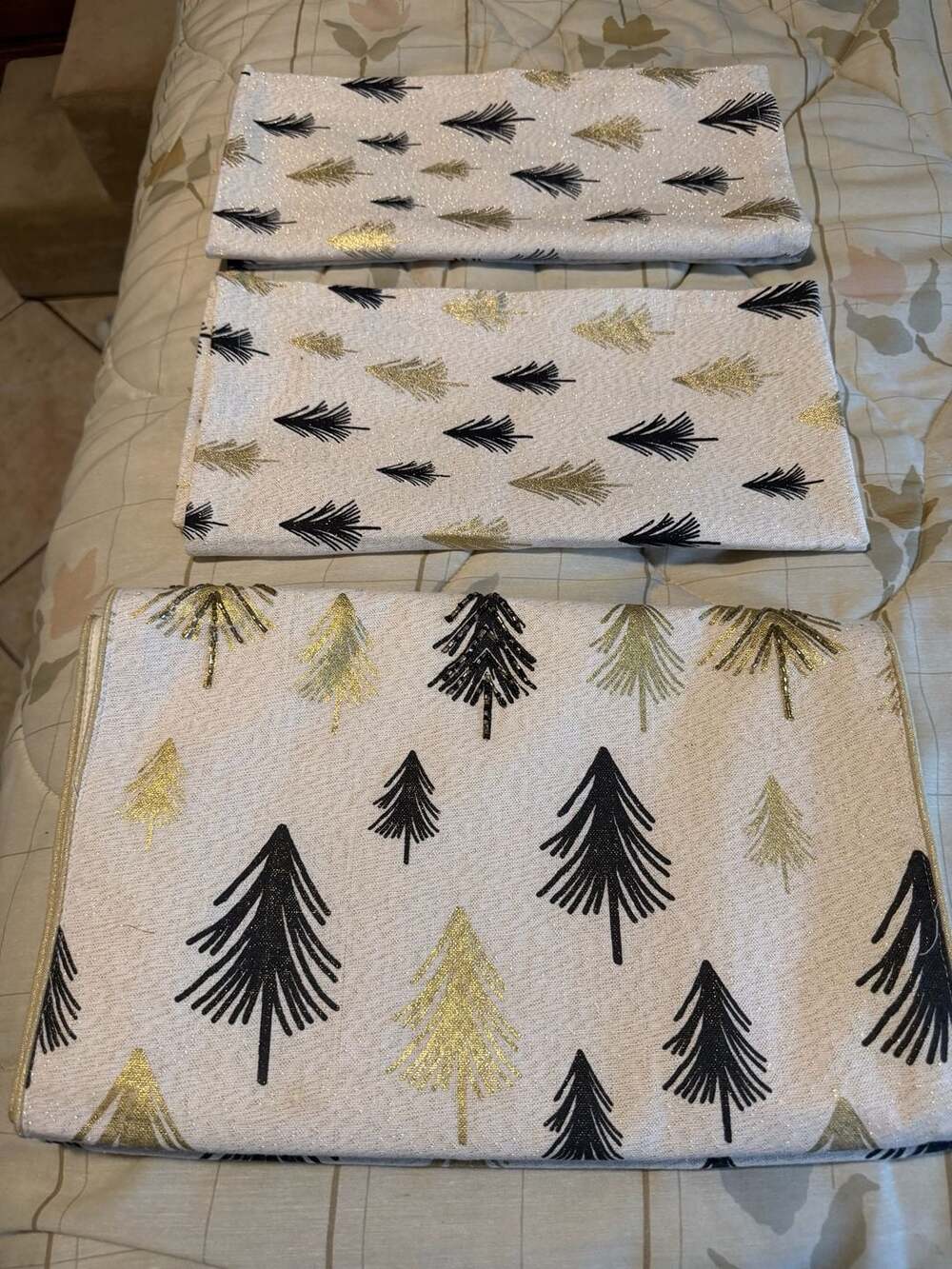 Set incl Nicole Miller Home Christmas Tree kitchen towels and one Tahari Table R